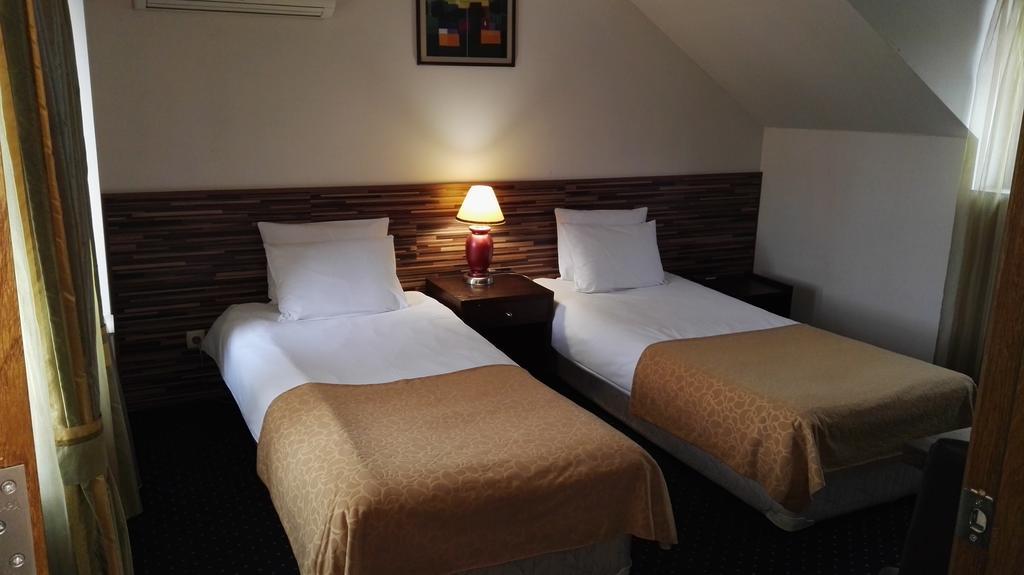 Guest House Solo Shumen Exterior photo